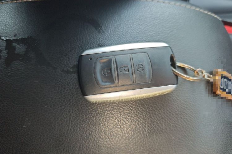 Used Dongfeng Fengon 580 2016 1.5T Manual Luxury Edition Vehicle Key