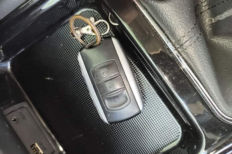 Used Dongfeng Fengon 580 2016 1.5T Manual Luxury Edition Vehicle Key