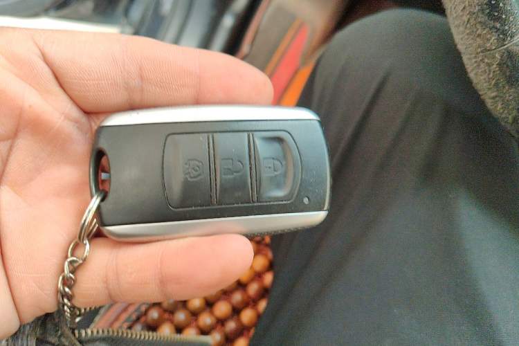 Used Dongfeng Fengon 580 2016 Revised Version 1.5T CVT Luxury Edition Vehicle Key