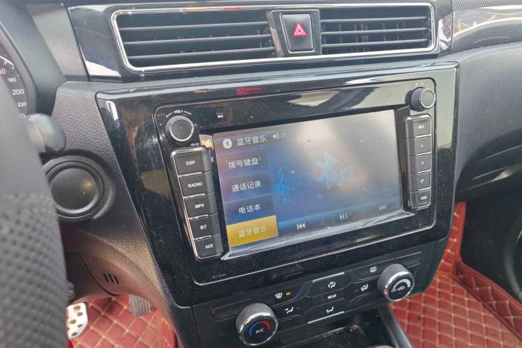 Used Dongfeng Fengon 580 2016 Revised Version 1.5T CVT Comfort Edition Audio And AC Panel