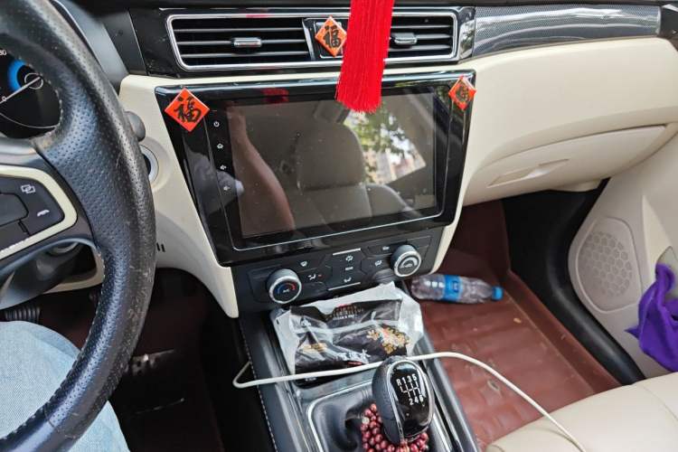 Used Dongfeng Fengon 580 2016 1.5T Manual Luxury Edition Audio And AC Panel