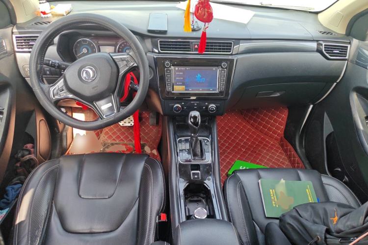 Used Dongfeng Fengon 580 2016 Revised Version 1.5T CVT Comfort Edition Center Console