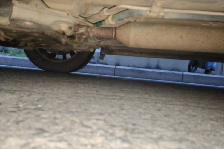 Used Dongfeng Fengon 580 2016 1.5T Manual Comfort Model Chassis Front Left