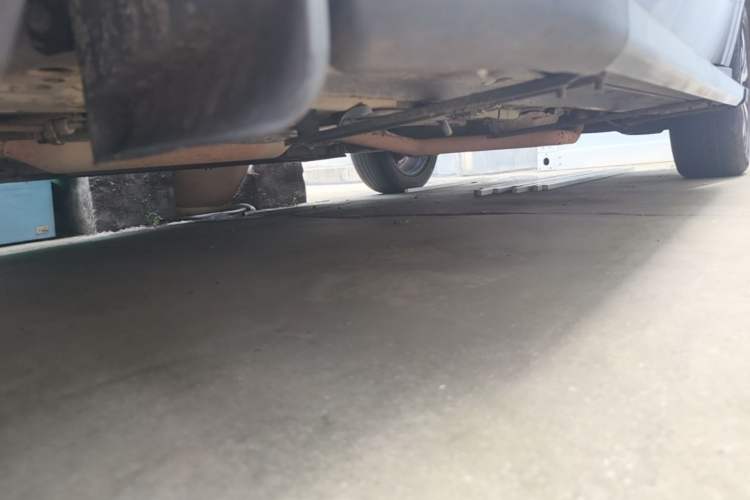 Used Dongfeng Fengon 580 2016 1.5T CVT Comfort Model Chassis Front Left