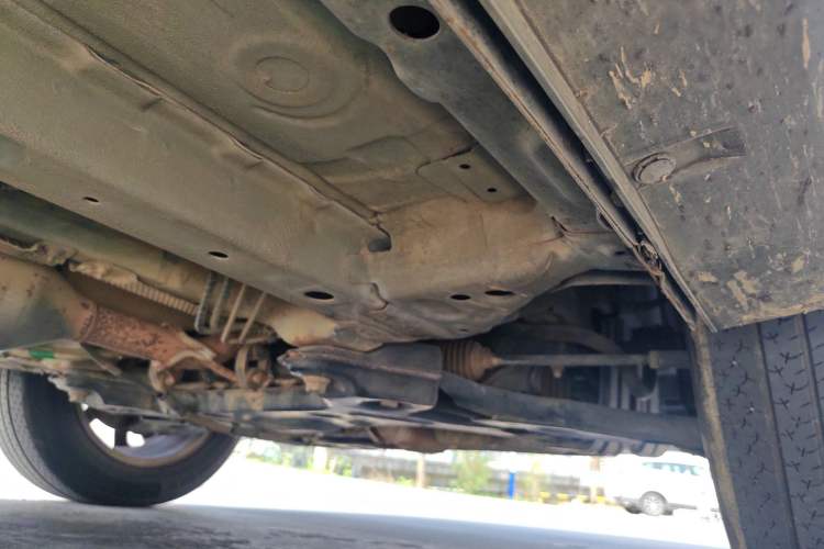 Used Dongfeng Fengon 580 2016 Revised Version 1.5T CVT Comfort Edition Chassis Front Right
