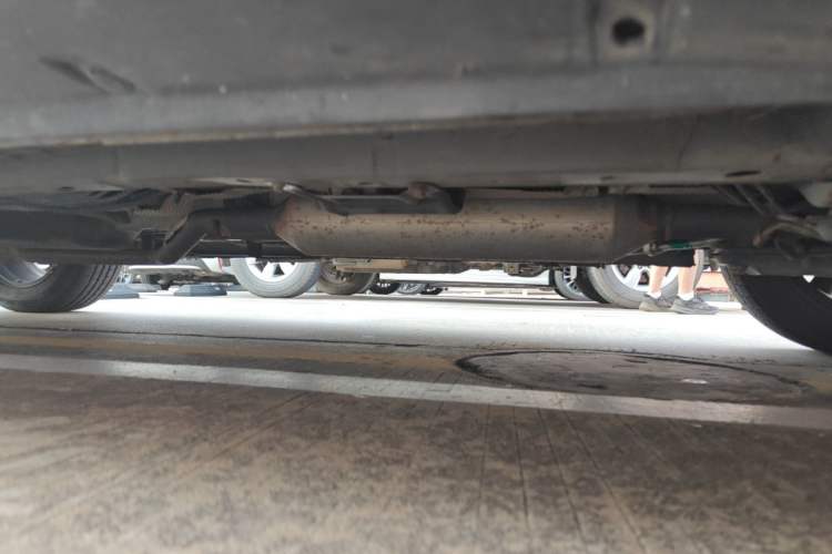 Used Dongfeng Fengon 580 2016 1.5T Manual Luxury Edition Chassis Front Right