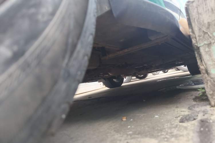Used Dongfeng Fengon 580 2016 1.5T CVT Comfort Model Chassis Rear Right