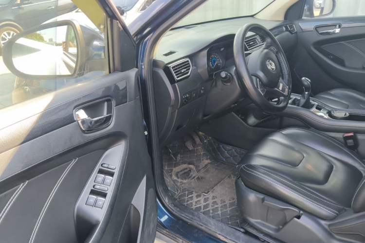 Used Dongfeng Fengon 580 2016 1.5T Manual Luxury Edition Driver Seat