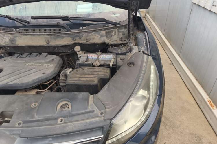 Used Dongfeng Fengon 580 2016 1.5T CVT Comfort Model Engine Bay Left