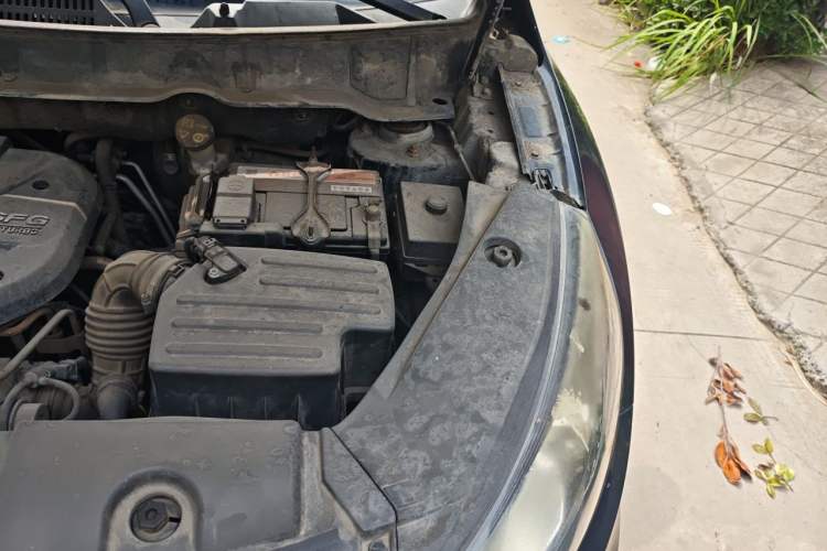 Used Dongfeng Fengon 580 2016 1.5T Manual Luxury Edition Engine Bay Left