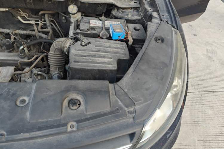 Used Dongfeng Fengon 580 2016 1.5T Manual Luxury Edition Engine Bay Left