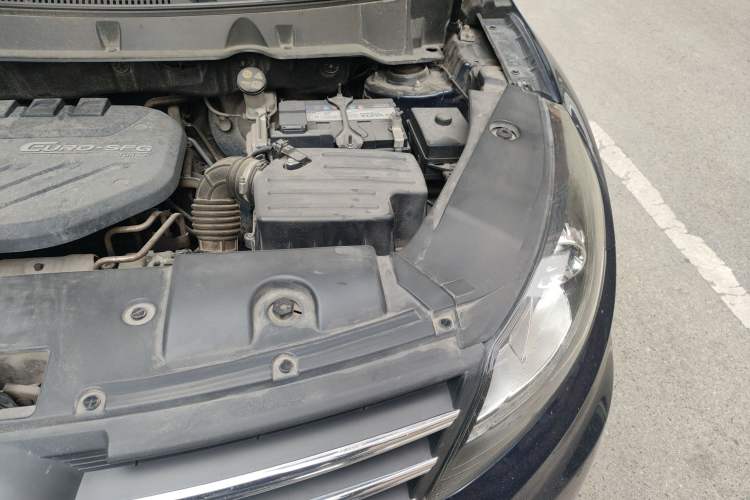 Used Dongfeng Fengon 580 2016 1.5T Manual Luxury Edition Engine Bay Left
