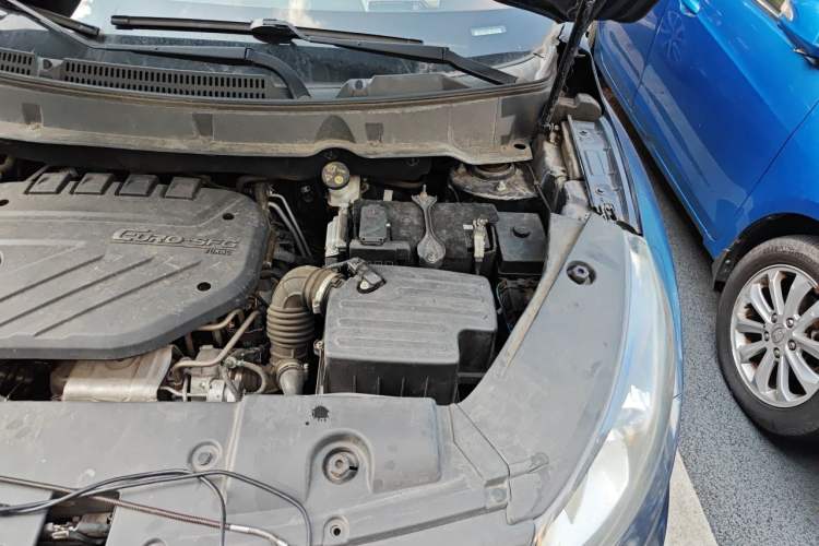 Used Dongfeng Fengon 580 2016 1.5T Manual Luxury Edition Engine Bay Left