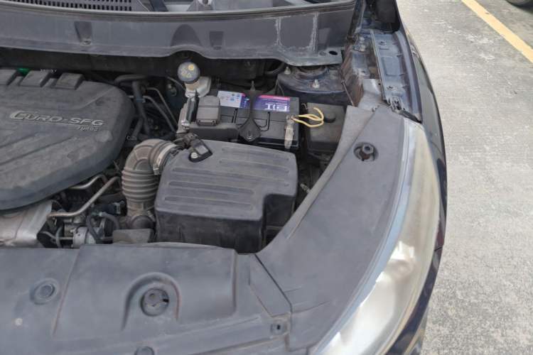 Used Dongfeng Fengon 580 2016 1.5T Manual Luxury Edition Engine Bay Left