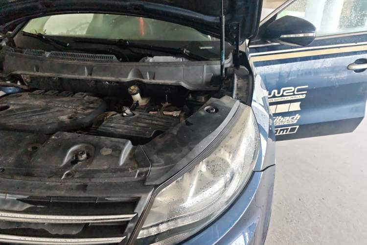 Used Dongfeng Fengon 580 2016 1.5T Manual Luxury Edition Engine Bay Left