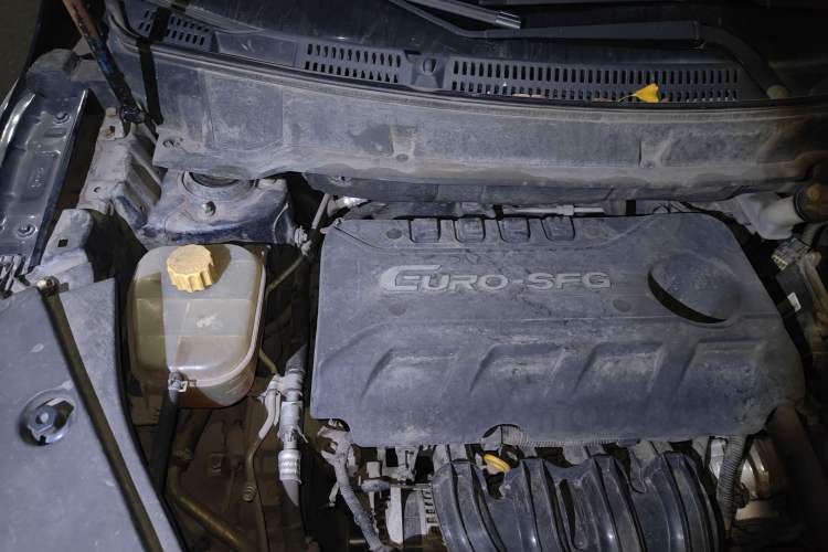 Used Dongfeng Fengon 580 2016 1.8L Manual Comfort Model Engine Bay Right