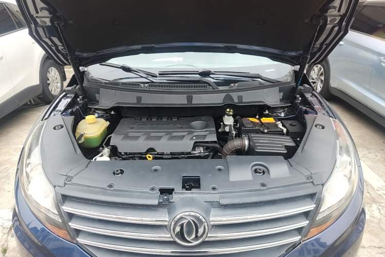 Used Dongfeng Fengon 580 2016 1.8L Manual Comfort Model Engine Bay