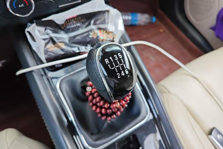Used Dongfeng Fengon 580 2016 1.5T Manual Luxury Edition Gear Lever