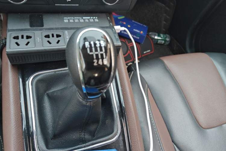 Used Dongfeng Fengon 580 2016 1.5T Manual Luxury Edition Gear Lever