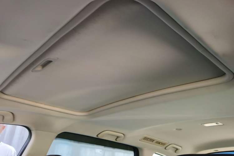 Used Dongfeng Fengon 580 2016 1.5T Manual Luxury Edition Headliner