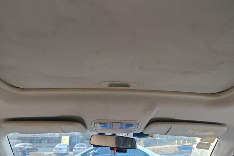 Used Dongfeng Fengon 580 2016 1.5T Manual Luxury Edition Headliner