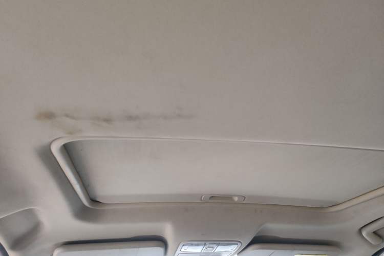 Used Dongfeng Fengon 580 2016 1.5T Manual Luxury Edition Headliner