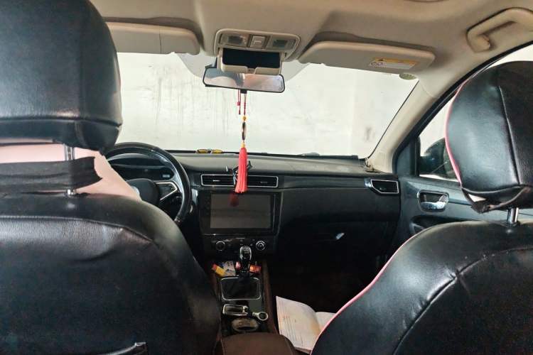 Used Dongfeng Fengon 580 2016 1.5T Manual Luxury Edition Headliner