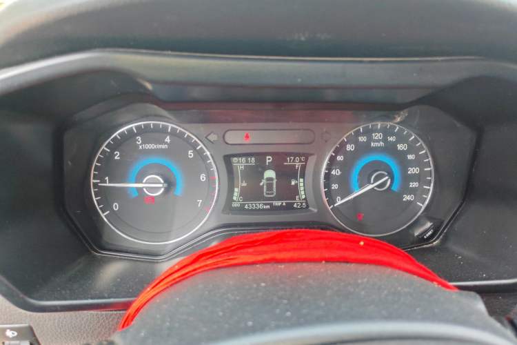 Used Dongfeng Fengon 580 2016 Revised Version 1.5T CVT Comfort Edition Instrument Cluster