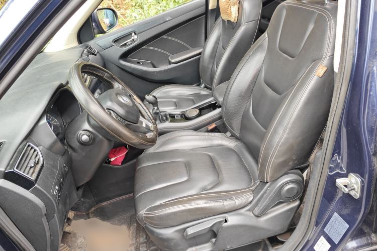 Used Dongfeng Fengon 580 2016 1.5T Manual Luxury Edition Left Front Seat