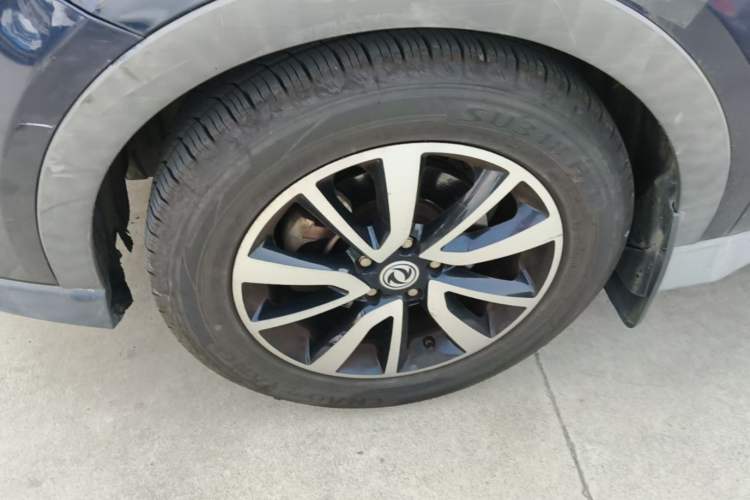 Used Dongfeng Fengon 580 2016 1.5T Manual Luxury Edition Left Front Wheel Hub
