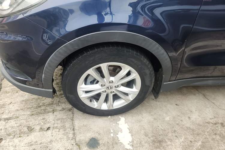 Used Dongfeng Fengon 580 2016 1.8L Manual Comfort Model Left Front Wheel Hub