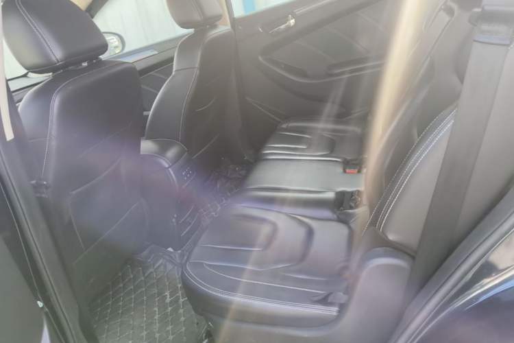 Used Dongfeng Fengon 580 2016 1.5T Manual Luxury Edition Left Rear Seat