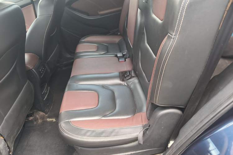 Used Dongfeng Fengon 580 2016 1.5T CVT Comfort Model Left Rear Seat