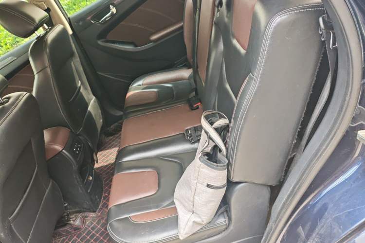 Used Dongfeng Fengon 580 2016 1.5T Manual Luxury Edition Left Rear Seat