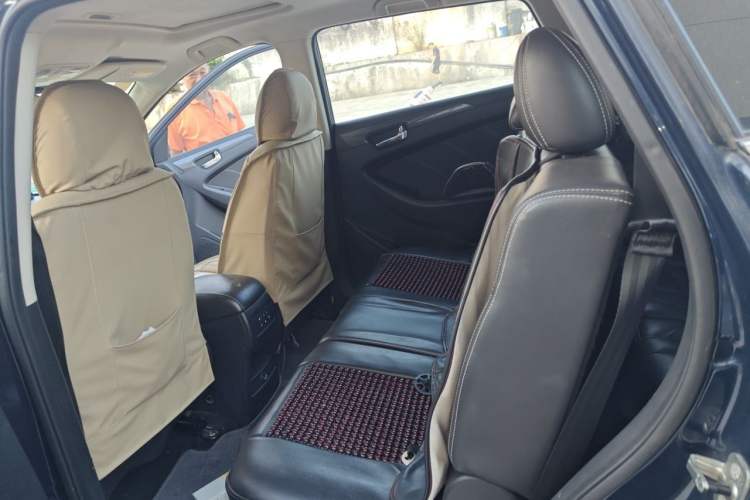 Used Dongfeng Fengon 580 2016 1.5T Manual Luxury Edition Left Rear Seat