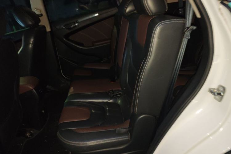 Used Dongfeng Fengon 580 2016 Revised Version 1.5T CVT Luxury Edition Left Rear Seat