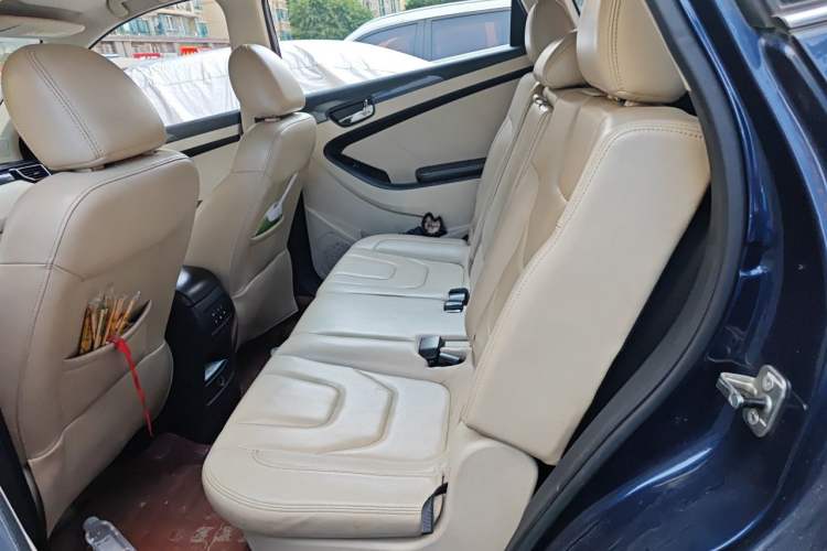 Used Dongfeng Fengon 580 2016 1.5T Manual Luxury Edition Left Rear Seat