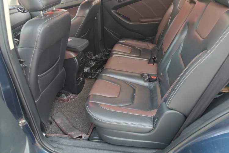 Used Dongfeng Fengon 580 2016 1.5T Manual Luxury Edition Left Rear Seat