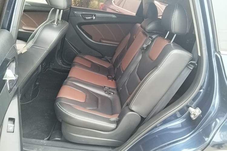 Used Dongfeng Fengon 580 2016 1.5T Manual Luxury Edition Left Rear Seat