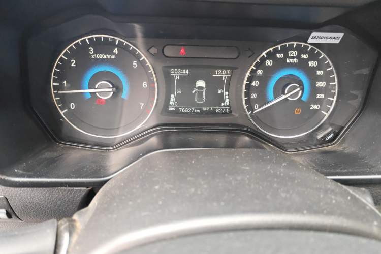Used Dongfeng Fengon 580 2016 1.5T Manual Luxury Edition Odometer Close Up