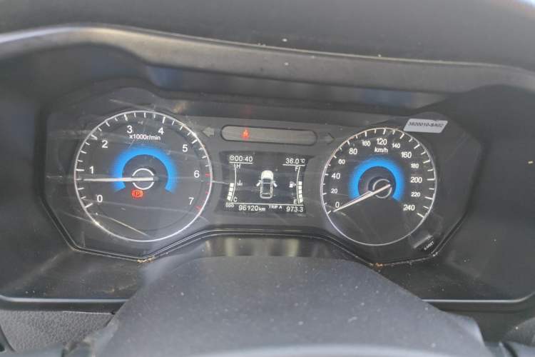 Used Dongfeng Fengon 580 2016 1.5T Manual Luxury Edition Odometer Close Up