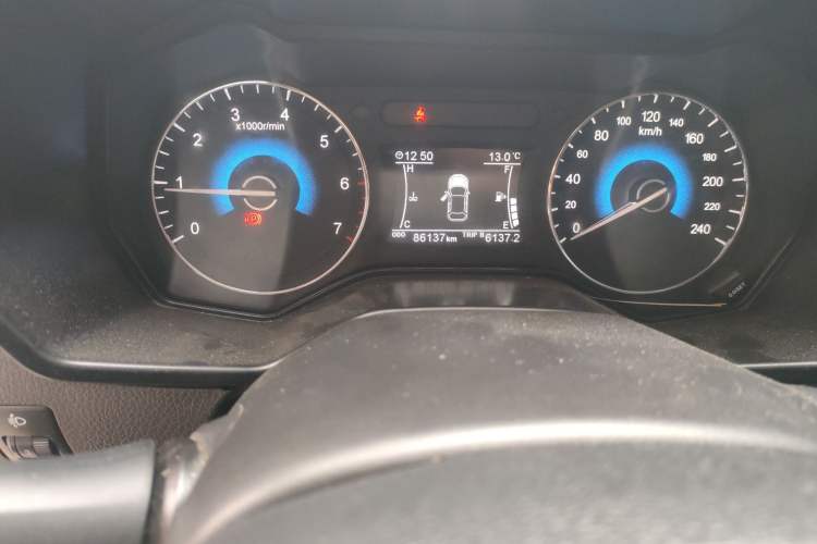 Used Dongfeng Fengon 580 2016 1.5T Manual Luxury Edition Odometer Close Up