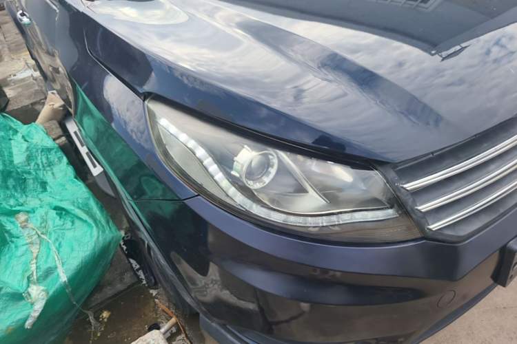 Used Dongfeng Fengon 580 2016 1.5T CVT Comfort Model Right Front Headlight