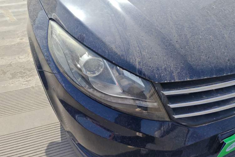 Used Dongfeng Fengon 580 2016 Revised Version 1.5T CVT Comfort Edition Right Front Headlight