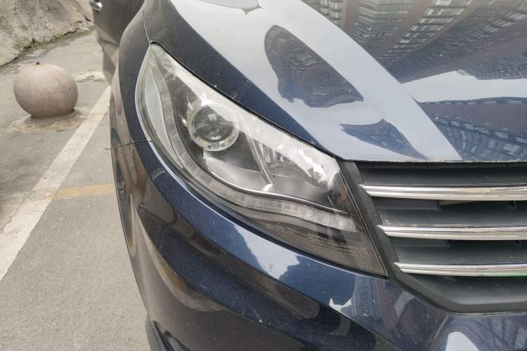Used Dongfeng Fengon 580 2016 1.5T Manual Luxury Edition Right Front Headlight
