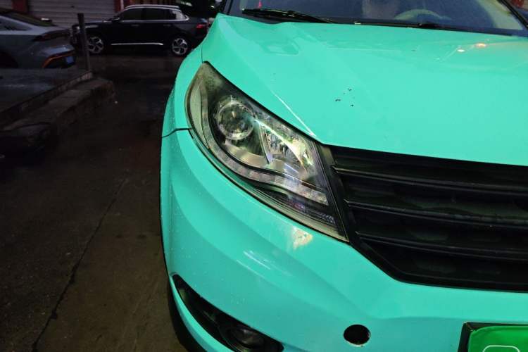 Used Dongfeng Fengon 580 2016 Revised Version 1.5T CVT Luxury Edition Right Front Headlight