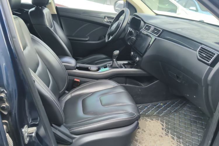 Used Dongfeng Fengon 580 2016 1.5T Manual Luxury Edition Right Front Seat