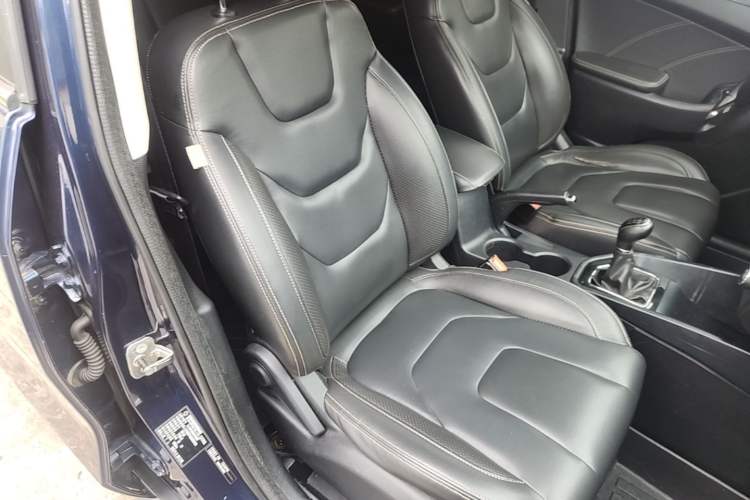 Used Dongfeng Fengon 580 2016 1.8L Manual Comfort Model Right Front Seat