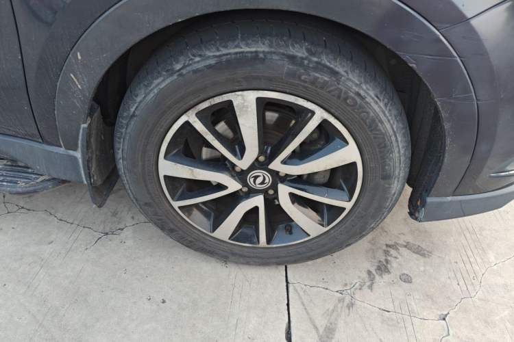 Used Dongfeng Fengon 580 2016 1.5T Manual Luxury Edition Right Front Wheel Hub