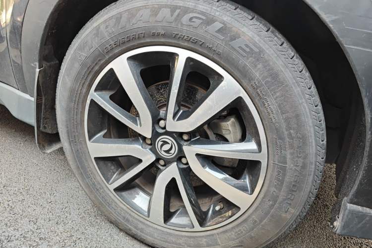 Used Dongfeng Fengon 580 2016 1.5T Manual Luxury Edition Right Front Wheel Hub